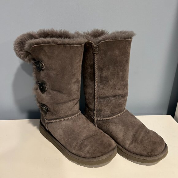 Women's UGG Classic Tall Bailey 3 button boots, Gray, Size 4 - Great Condition - Picture 2 of 5